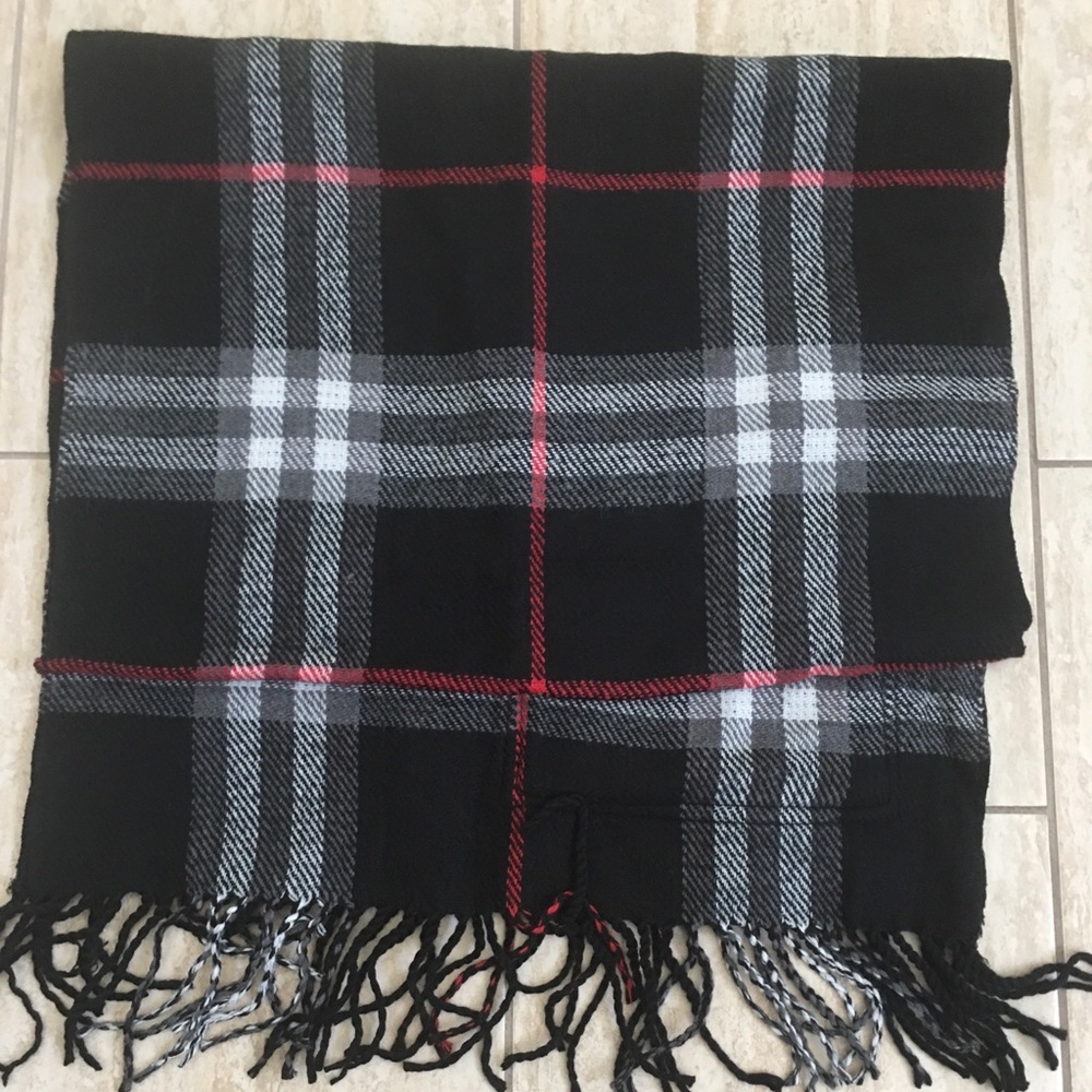 NEW Plaid Cape/Wrap with pockets